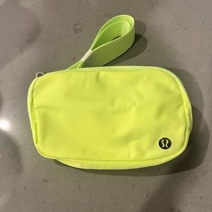 Lululemon Everywhere Belt Bag | Neon